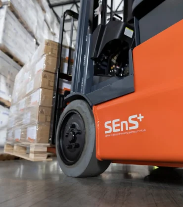 3-Wheel-Electric_8FBE20U_Close-Up_SEnS+-Decal 3-Wheel-Electric_8FBE20U_Close-Up_SEnS+-Decal