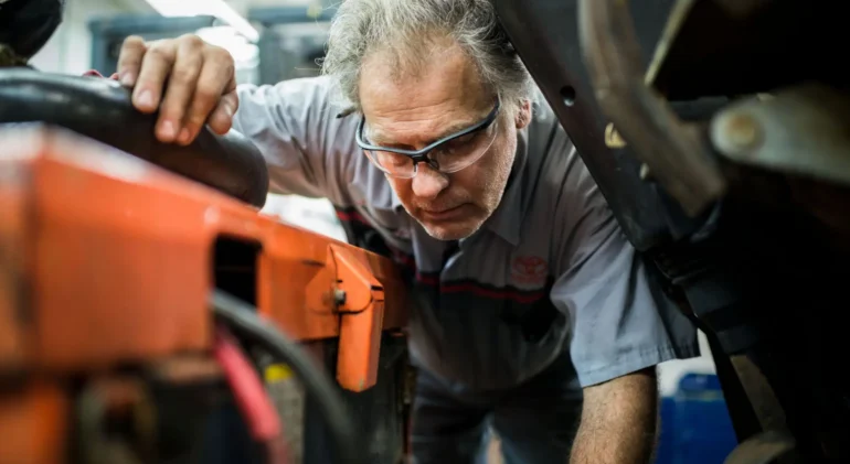 Forklift Hydraulic Maintenance: How to Prevent Costly Downtime.